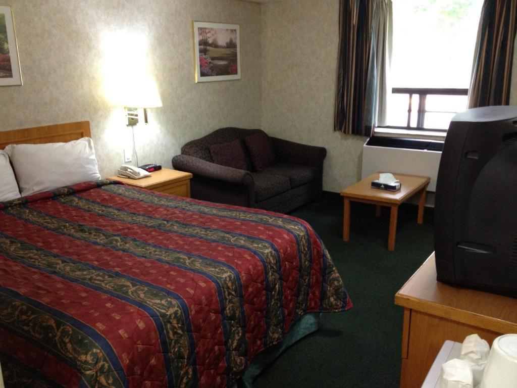 Mississauga Gate Inn Room photo