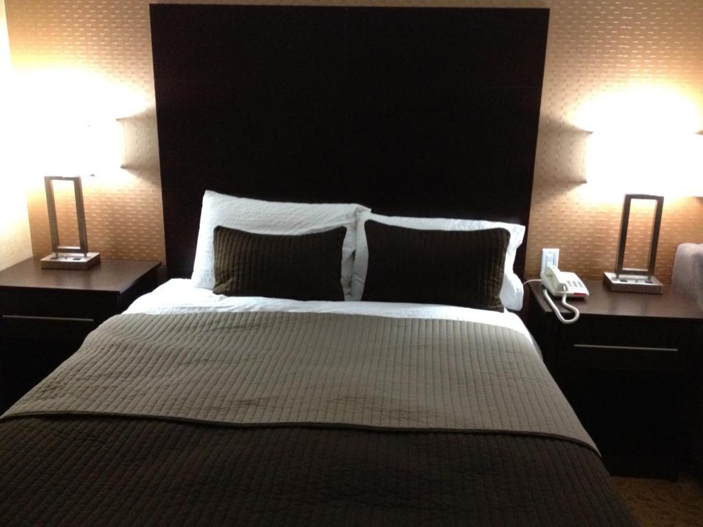Mississauga Gate Inn Room photo