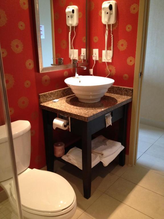 Mississauga Gate Inn Room photo