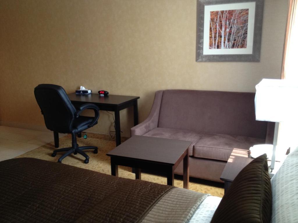 Mississauga Gate Inn Room photo