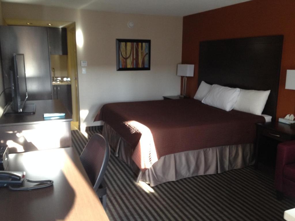 Mississauga Gate Inn Room photo